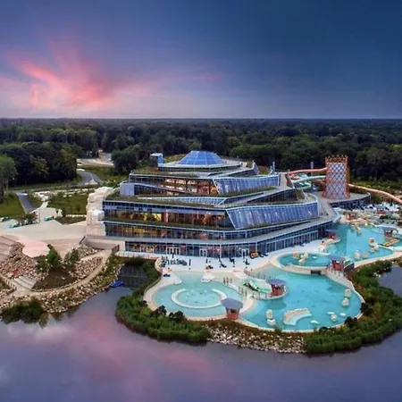 Paris Disneyland Centre-ville, Parking, Au Coeur De L'aviron * Vaires-sur-Marne