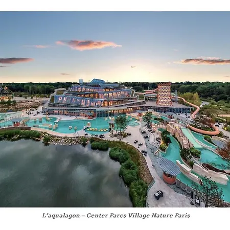 Paris Disneyland Centre-ville, Parking, Au Coeur De L'aviron